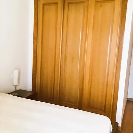 Flat T2 - Corrieira - *
